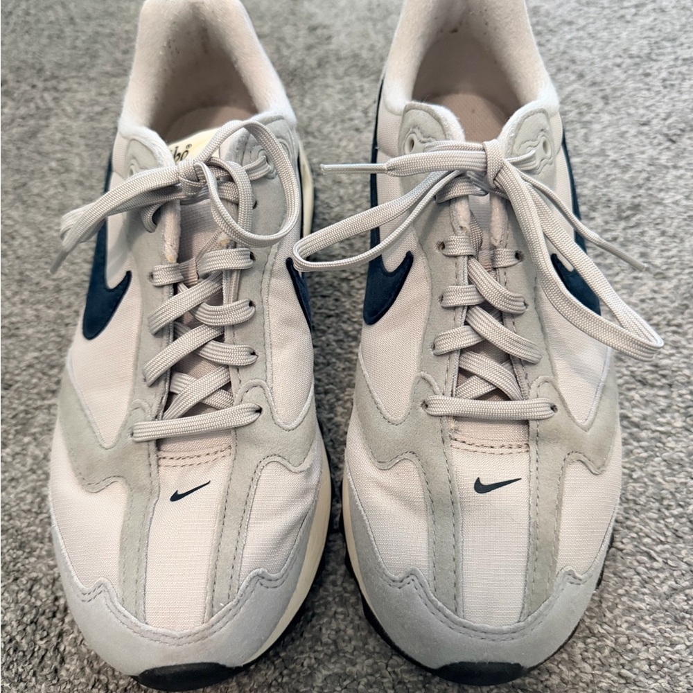 Nike Air Max Dawn Women’s Sneakers